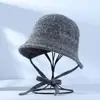 Sombrero de Pescador Minimalista Tejido Estilo Japonés que Hace que la Cara Parezca Más Pequeña, Sombrero de Cubo Versátil para Mujer en Otoño e Invierno, Elegante Sombrero Cálido con Lazo, Moderno