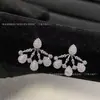 Versão de Luxo Brincos Baojia Shilong V Dourados com Diamantes Inteiros Gota D'água Dois em Um com Acabamento Exquisito e Versáteis Brincos Flor em Forma de Leque