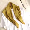 Pañuelo Cuadrado Pequeño de Color Sólido para Mujer 70*70 Liso Estilo Coreano Simple Versátil Primavera y Verano Profesional Banco Azafata Pañuelo Pequeño