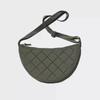 Bolsa Feminina 2024 Nova Bolsa Dumpling Bolsa Transversal Feminina Grande Capacidade PU Branca Estilo Coreano Combina Com Tudo Casual Bolsa de Ombro