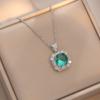 Collar para Mujer, Joyería que No se Desvanece, Mariposa Corazón, Acero Titanio, Versátil, de Alta Gama, Colgante de Diseño Nicho, Cadena Simple para Clavícula