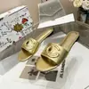 Pantuflas Letra D para Mujer Verano Ropa de Exterior Talla Grande 43 Chanclas Nuevas Planos Casuales Zapatos de Playa Punta Abierta Sandalias de Exportación