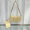 Nova moda bolsa de mão com fecho de couro trançado à mão bolsa de ombro para celular com alça de ombro vendas diretas da fábrica