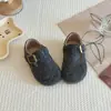 Zapatos retro de suela blanda para bebé, colección de otoño, zapatos para niños pequeños con hebillas metálicas, suelas suaves y antideslizantes, zapatos retro versátiles para primavera y otoño