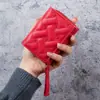 Carteira Feminina Nova de Fábrica Curta Simples Coração Bordado Porta-Moedas Pu Porta-Cartões Múltiplos Carteira Pequena Porta-Cartões