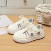 Zapatillas infantiles de 6 a 12 años, zapatos blancos para niñas, estilo otoño, suela suave, antideslizantes, transpirables, zapatillas deportivas, zapatos casuales florales versátiles