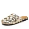 Sandalias casuales tipo mule de suela plana para mujer, con diseño de punta cerrada, suelas suaves y uso cómodo, adecuadas tanto para interiores como para exteriores, y versátiles para el uso diario.. 2025-1