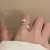 Anillo ajustable con apertura de perla para mujer, nuevo diseño de nicho de lujo ligero, anillo de dedo de alta calidad, anillo de verano 2024