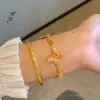 Pulsera de Mariposa Dorado Arena Rosa Morado Mismo Estilo de la Tienda de Oro Puzuo para Mujer, Dulce Nicho Elegante, Joyería de Mano Estilo Chino para Novia