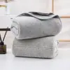 Toalla de Baño Grande de Terciopelo Coral, Absorbente y de Secado Rápido, Ampliada y Engrosada, Adecuada para Adultos, Se Puede Usar para Envolver Todo el Cuerpo, Se Puede Usar como Bata de Baño, Toalla de Playa Personalizable