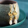 Brincos Femininos Retrô em Prata 925 Banhados a Ouro Incrustados com Jade Hetian, Combinados com Brincos de Magnólia com Padrão de Nuvem