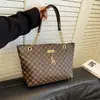 2025 Nuevo Bolso Presbópico de Otoño e Invierno Bolso Tote de Gran Capacidad de un Solo Hombro Bolso de Mujer Admite Venta al por Mayor por Lotes Mixtos Grandes
