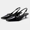 Elegantes zapatos de tacón alto plateados estilo francés para mujer, elegantes y cómodos, zapatos de tacón de gatito con punta fina de una sola pieza, sandalias de punta cerrada estilo francés
