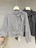 Nuevo diseño de otoño de 2026, camisa-chaqueta de cuadros con cordones, ajuste irregular ceñido, adelgazante, para mujer
