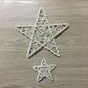 Estrella de cinco puntas de ratán indonesio color blanco hueso, decoración floral para la disposición ambiental del festival de Navidad