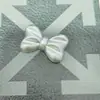 Pulsera de Corazón Tridimensional con Lazo Funda para Teléfono Móvil Apple 15 Funda para Teléfono Móvil Iphone14 Decoración Accesorios de Joyería DIY