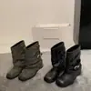Chuyuji 2026 Novo Modelo Botas Femininas Cinzas de Cano Curto com Acabamento Desgastado, Salto Bloco Grosso, Fivela de Cinto, Caimento Solto, Botas Plissadas Empilhadas
