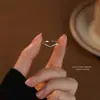 Anillo Abierto de Plata de Ley S925 en Forma de V con Circonita Flash para Mujer Elegante Moderno Sencillo Diseño de Nicho Accesible Lujo de Gama Alta