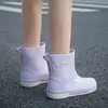 Botas de lluvia transfronterizas, zapatos de agua de tubo medio de moda para mujer, botas de lluvia para uso exterior, zapatos de goma antideslizantes impermeables, cubrezapatos ligeros, botas de agua para adultos