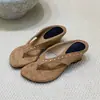 Chanclas Koreanas con Remaches para Mujer 2026 Nuevas Sandalias de Moda de Verano para Uso en Exteriores Sandalias de Cuña Dedo Plano