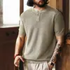 Nueva Camisa de Punto para Hombre con Cuello Henley de Textura Americana Manga Corta Hombre Verano Marca de Moda Transpirable para Viajes Cortos Manga Corta Hombre