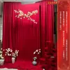 Decoração de Casamento Estilo Livro Vermelho Pequeno Conjunto de Área para Fotos com Roupão de Banho Flor Magnólia Artificial de Alta Qualidade Parede de Fundo para Layout do Quarto de Casamento