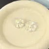 Brincos de Tarraxa Flor de Zircônia Microincrustada com Pérola e Esmalte para Mulheres, Estilo Doce e Feminino, Brincos de Agulha de Prata Modernos e Exquisitos, Acessórios de Orelha da Moda