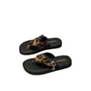 Nuevo diseño de falda y sandalias 2026, chanclas de verano para mujer para exteriores, moda moderna y única