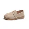 Mocasines de gamuza estilo británico para niños, nuevo modelo primavera y otoño 2026, zapatos slip-on para niños, zapatos versátiles de cuero para niñas