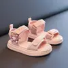 Zapatos de Playa Abiertos para Niños 2026 Primavera y Verano Nuevo Estilo Sandalias para Niñas Oso Lindo Velcro Zapatos para Niños Celebridad de Internet