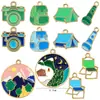 Escenario Verde Fresco y Sencillo al Aire Libre Mochila Asiento para Niños Cámara Tienda Llavero DIY Pulsera Accesorio para la Mano para Mujeres