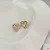 Coreano High-end Hollow Love Zircon Brincos Mulheres All-match Elegante Internet simples popular Ear Studs Brincos atmosféricos