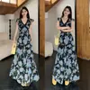 Vestido Longo A-Line Versátil Estilo Férias de Verão para Mulheres, Estampa Vintage Transfronteiriça com Mangas Bufantes e Renda Decote V, Atacado