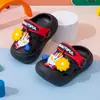 Tamancos de Verão Novo Estilo para Meninos, Sandálias Fechadas Antiderrapantes Infantis, Sapatos Respiráveis Macios com Solado Macio para Bebê, Uso Duplo em Casa e ao Ar Livre