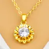 Colares Banhados a Ouro com Zircônia Vietnamitas Atacado para Mulheres, Pingentes Série Flor de Latão Banhado a Ouro, Venda Direta do Fabricante