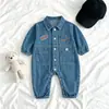 Ropa para Bebé 2026 Estilo Nuevo Mono de Mezclilla para Niños, Mameluco con Bolsillo Elegante, Ropa de Exterior para Primavera y Otoño