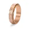Anillo Rotatorio de Acero de Titanio Martillado Hecho a Mano de Alta Gama con Patrón de Panal Personalizado para Hombre Anillo de Descompresión Transfronterizo Nuevo Producto