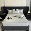 Estilo Simple de Lujo Ligero Jacquard Hielo Carbón Esterilla de Seda de Hielo Lavable a Máquina Kang Bacteria Esterilla para Cama Estilo Ajustado Transpirable Juego de Tres Piezas
