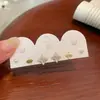 Conjunto de Brincos de Pérola Estrela de Quatro Pontas de Luxo para Mulheres com Tarraxas de Prata, Brincos Fashionáveis de Personalidade Exquisitos e de Alto Padrão