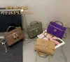 2025 Nueva Bolsa de Almuerzo Suede Mate Bolsa de Almuerzo Bolsa de Cosméticos Bolso con Cadena para Hombro Cruzado
