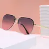 Gafas de sol metálicas de media montura 2024 nuevas europeas y americanas de moda de alta calidad con doble puente gafas de sol para hombre para exteriores y conducción