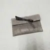 Bolsa de presente para joias de veludo dupla face de alta qualidade, bolsa de presente transfronteiriça para joias em estilo envelope com fita de cetim, logotipo personalizado disponível