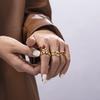 Anillo de acero de titanio y ágata roja de alta calidad, estilo retro europeo y americano, con nicho de piedra natural, que combina con todo, sin decoloración y de moda exquisita.