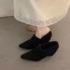 Mocasines de mujer para otoño e invierno, de tacón alto, cálidos y forrados de felpa, en un estilo retro marrón bosque