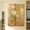 Arte de parede pintada com spray para sala de estar, pintura de parede vintage para hall de entrada, pintura decorativa de planta verde e floral de alta qualidade 'Fundo Dourado com Flores Desabrochando' estilo meados do século