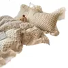 Conjunto de Cuatro Piezas de Encaje Hueco Estilo Retro Francés Nuevo 2026 con Patrón Floral Pequeño, Conjunto de Tres Piezas de Gasa de Doble Capa 100% Algodón Clase A