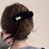 Nueva horquilla de pelo de alta gama con clip de perla de peluche de Corea del Sur y diamantes de imitación, sencilla y combinable con todo.