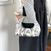 Bolsa Feminina 2026 Nova Verão Bolsa Nuvem Moda Design Plissado Bolsa de Mão Estilo Europeu e Americano Bolsa de Mão Feminina