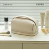 Bolsa Cosmética de Camada Dupla Brownie Toast Grande Capacidade Aparência Sofisticada Portátil Feminina de Alto Nível Pu Em Relevo Bolsa de Armazenamento de Mão