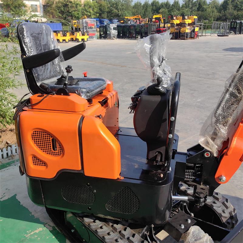 10G小型挖掘机13.jpg